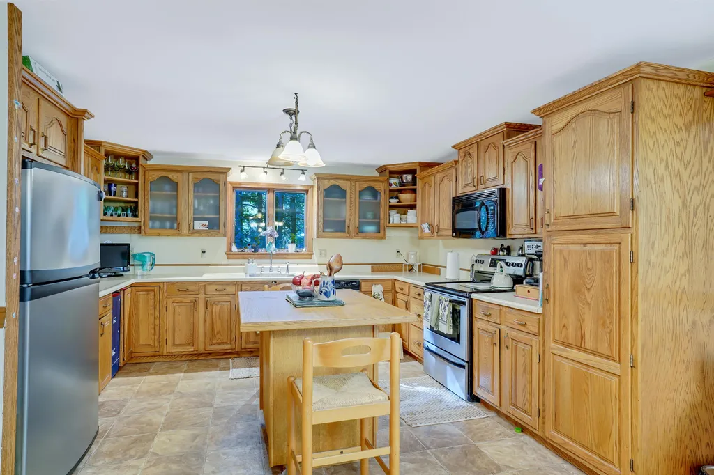 16 Northrup Drive Brentwood NH 03833
