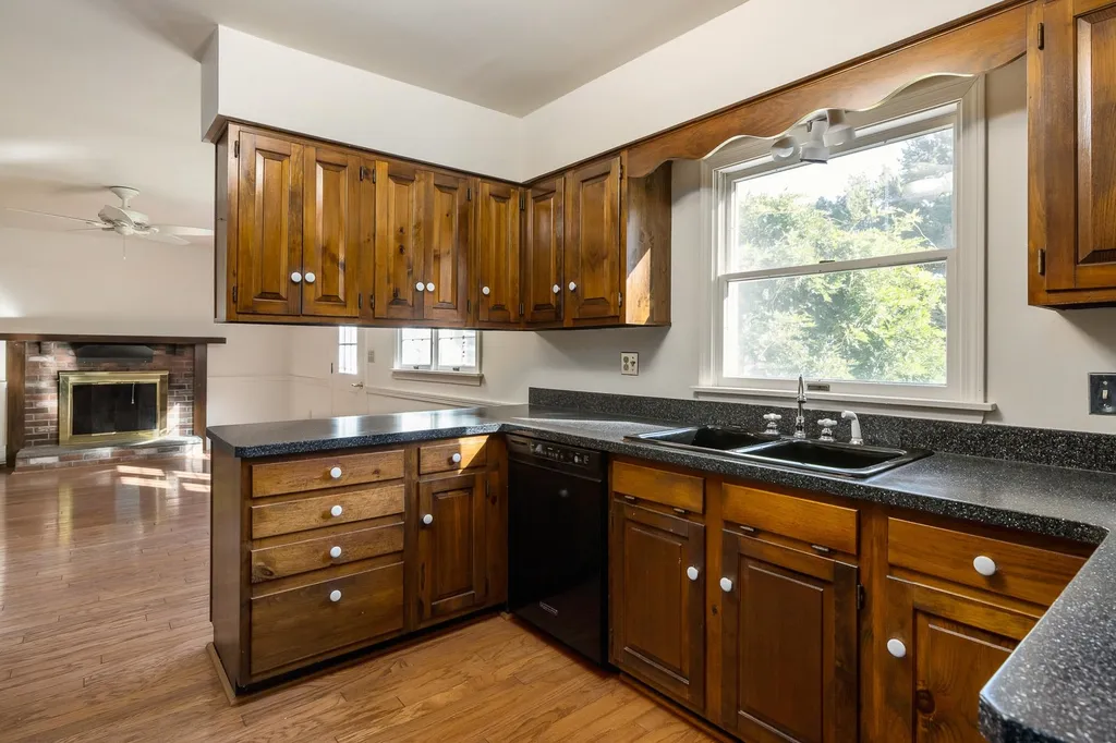 56 Airport Road Newington NH 03801