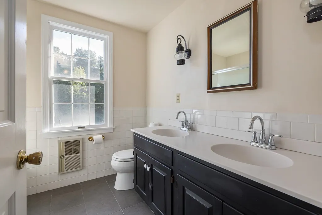 56 Airport Road Newington NH 03801
