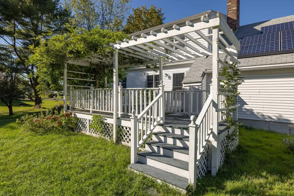 56 Airport Road Newington NH 03801