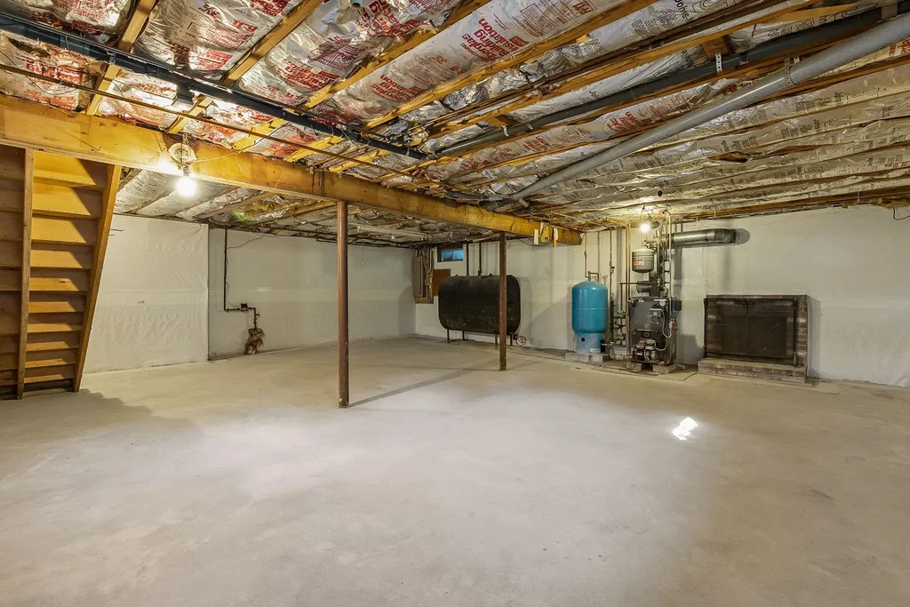 56 Airport Road Newington NH 03801