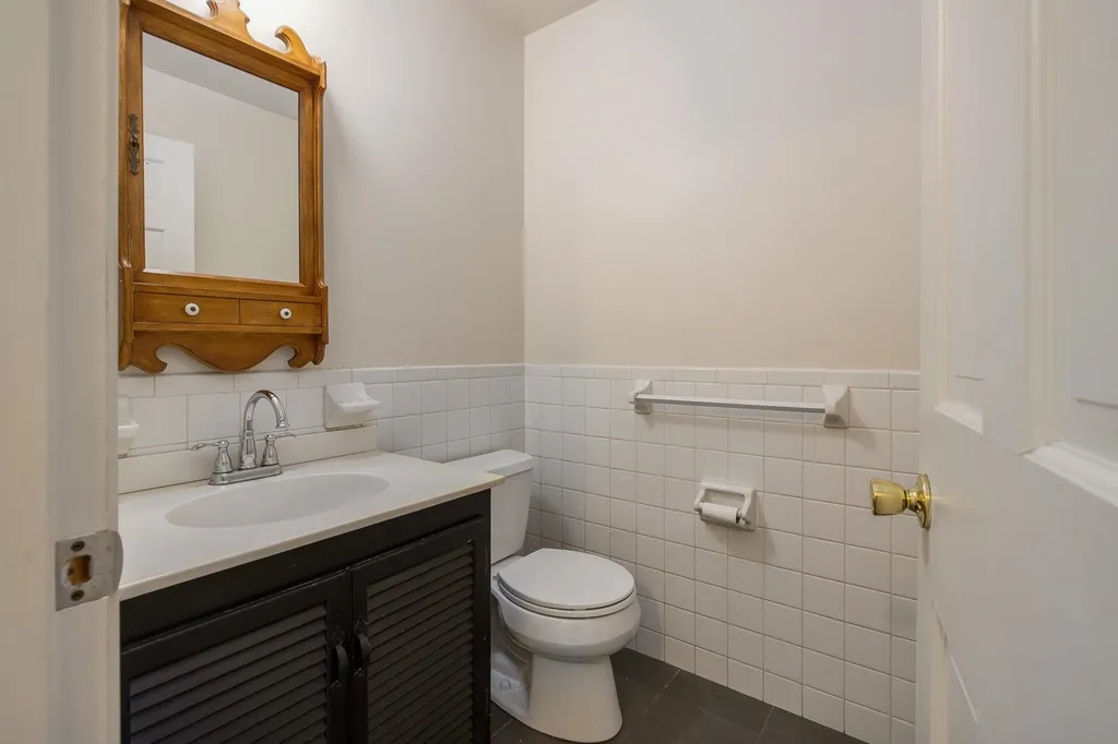 56 Airport Road Newington NH 03801