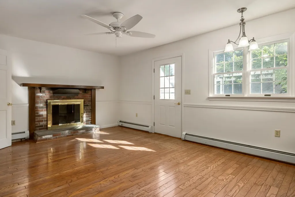 56 Airport Road Newington NH 03801