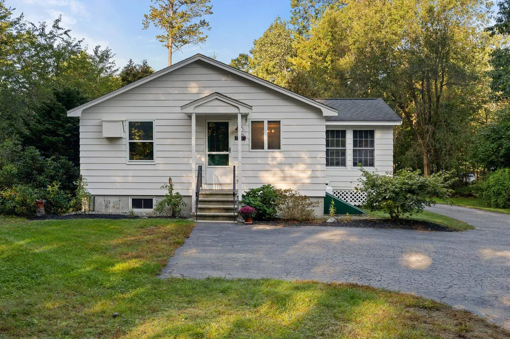 72 W Hollis Road Hollis NH 03049