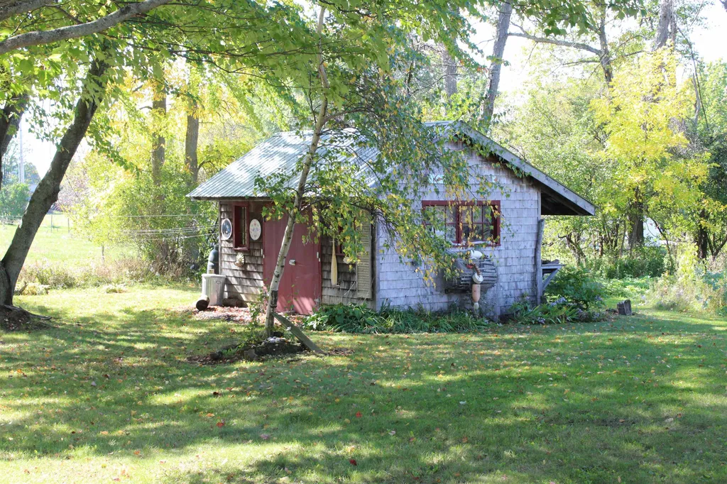586 Bridge Road North Hero VT 05474