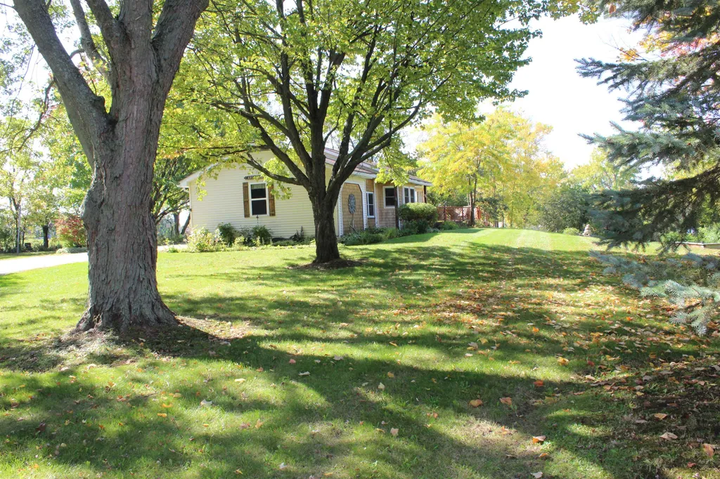 586 Bridge Road North Hero VT 05474