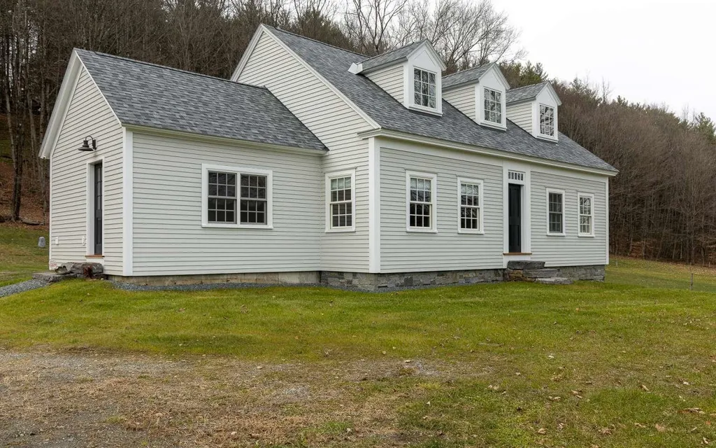 16 Spring Hill Road Putney VT 05346
