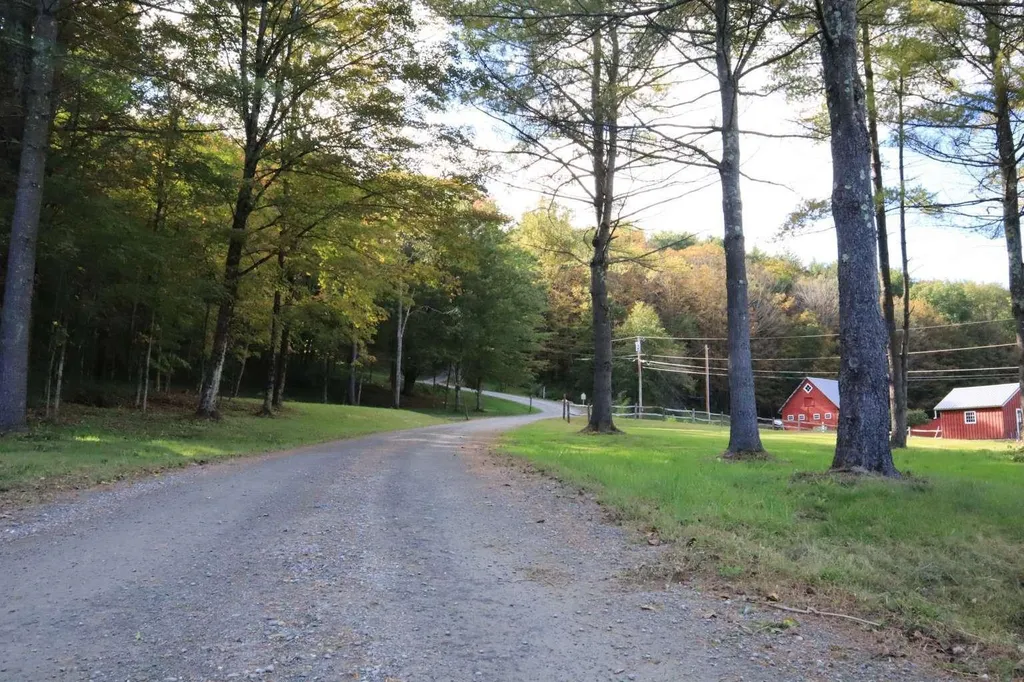 16 Spring Hill Road Putney VT 05346