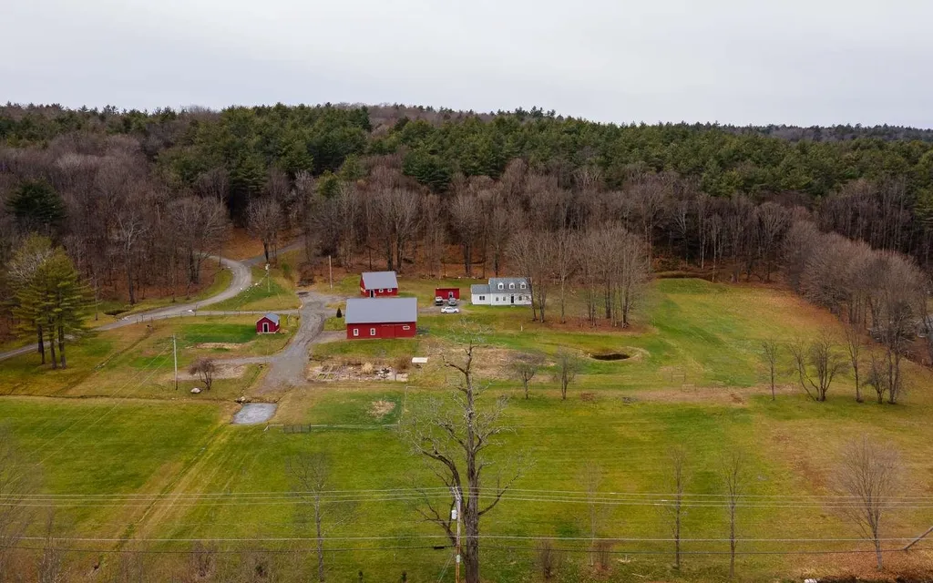 16 Spring Hill Road Putney VT 05346