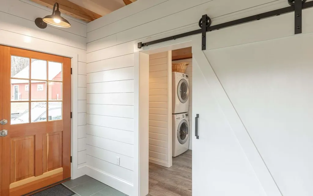 16 Spring Hill Road Putney VT 05346