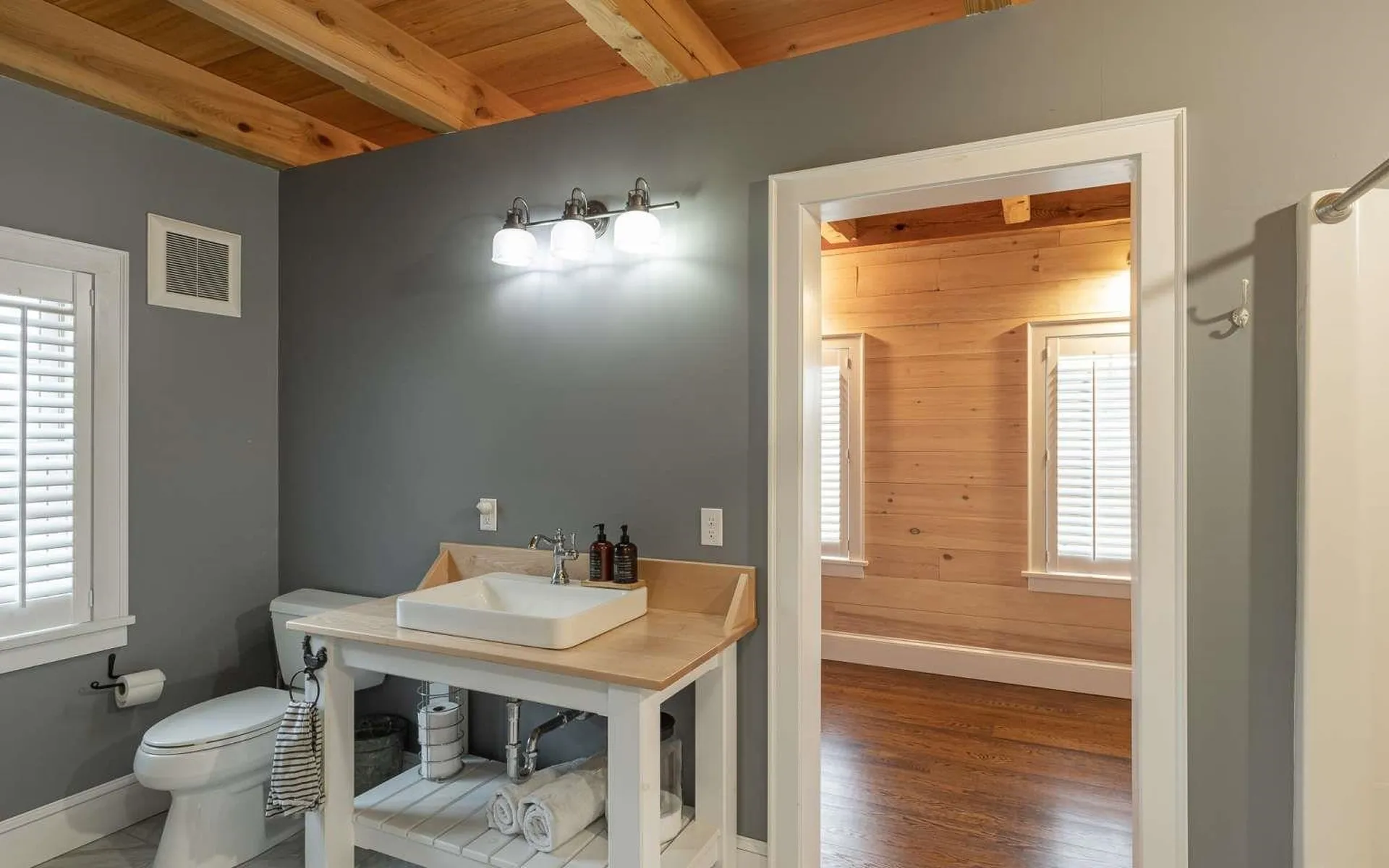 16 Spring Hill Road Putney VT 05346