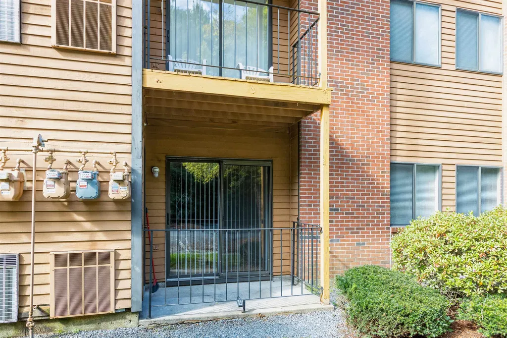 17 Blackstone Drive Nashua NH 03063