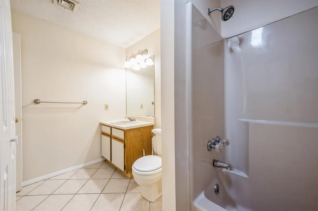 17 Blackstone Drive Nashua NH 03063