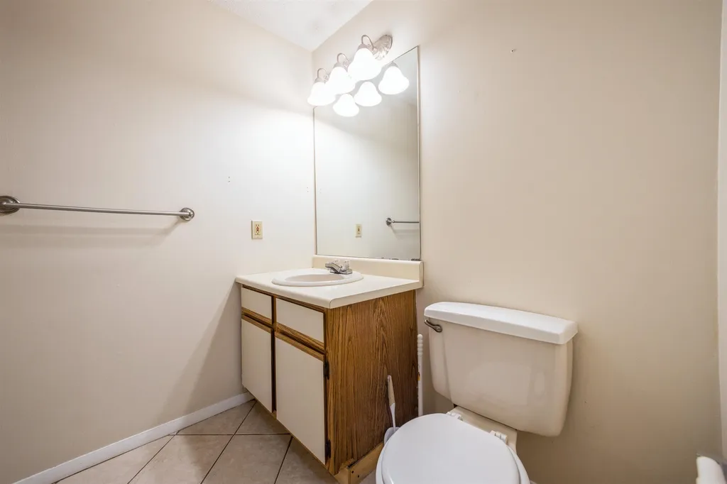 17 Blackstone Drive Nashua NH 03063