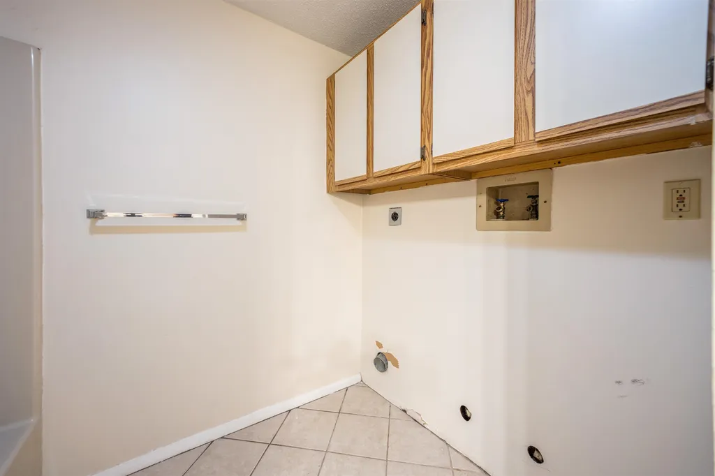 17 Blackstone Drive Nashua NH 03063