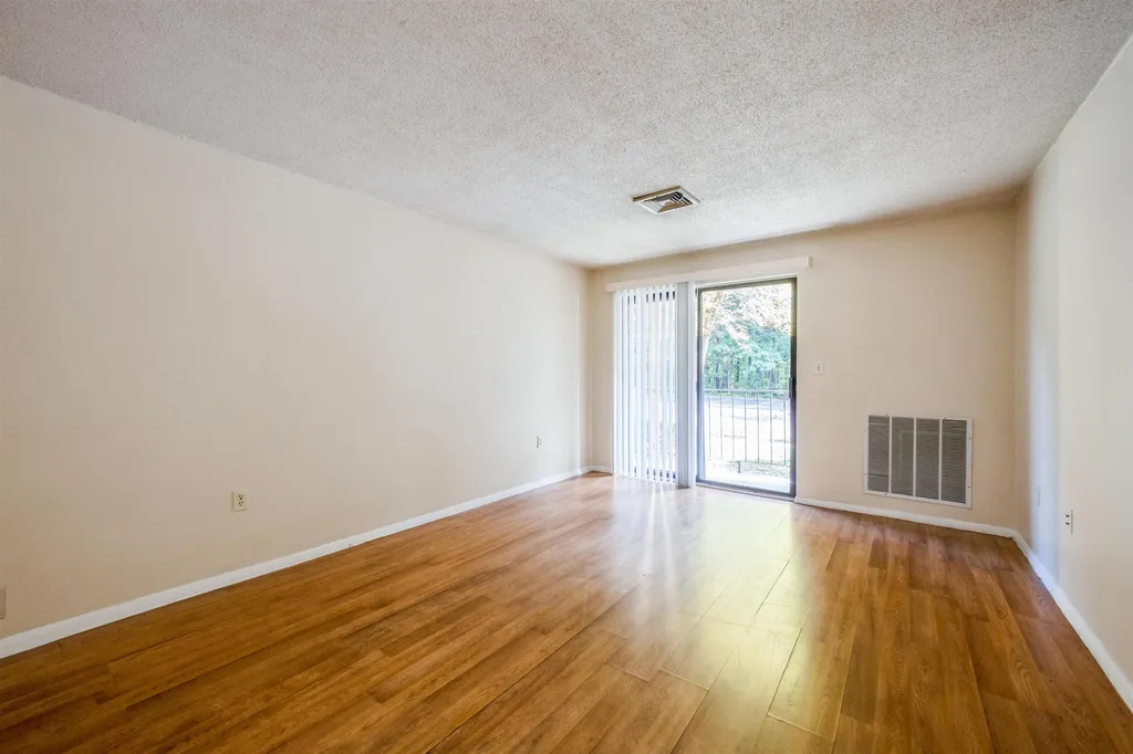 17 Blackstone Drive Nashua NH 03063