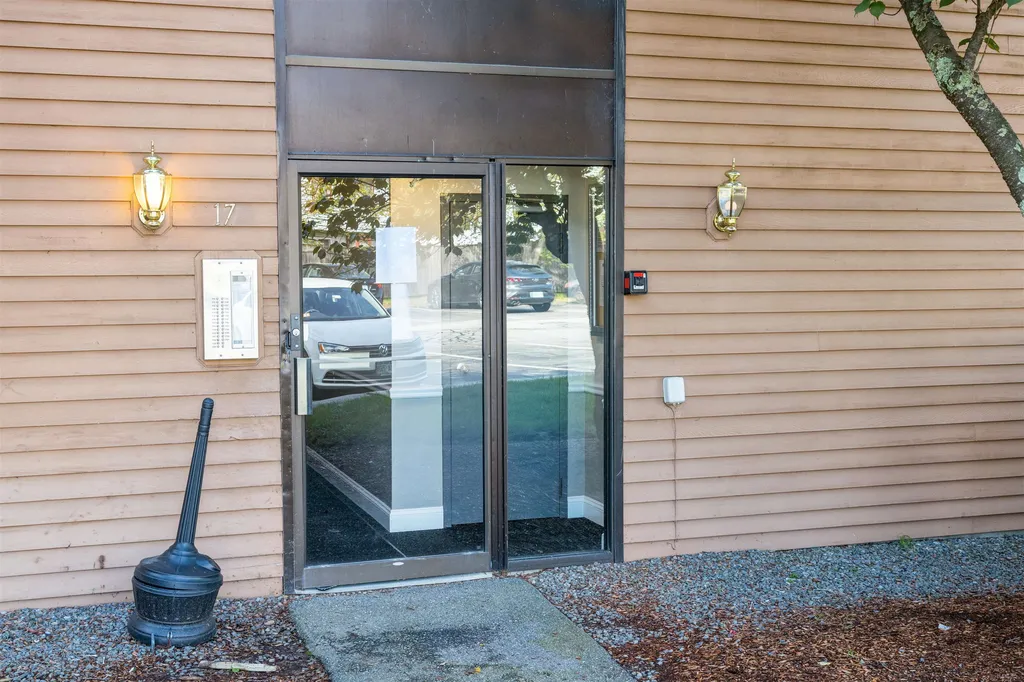 17 Blackstone Drive Nashua NH 03063