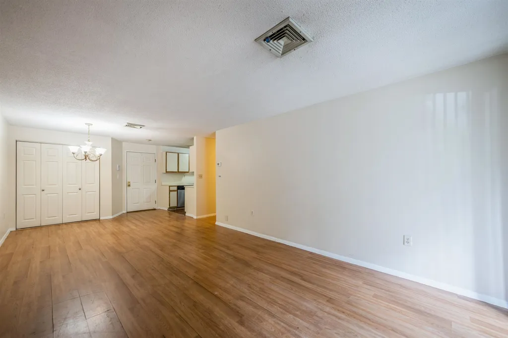 17 Blackstone Drive Nashua NH 03063