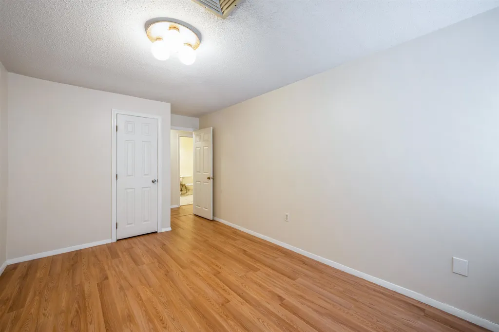 17 Blackstone Drive Nashua NH 03063
