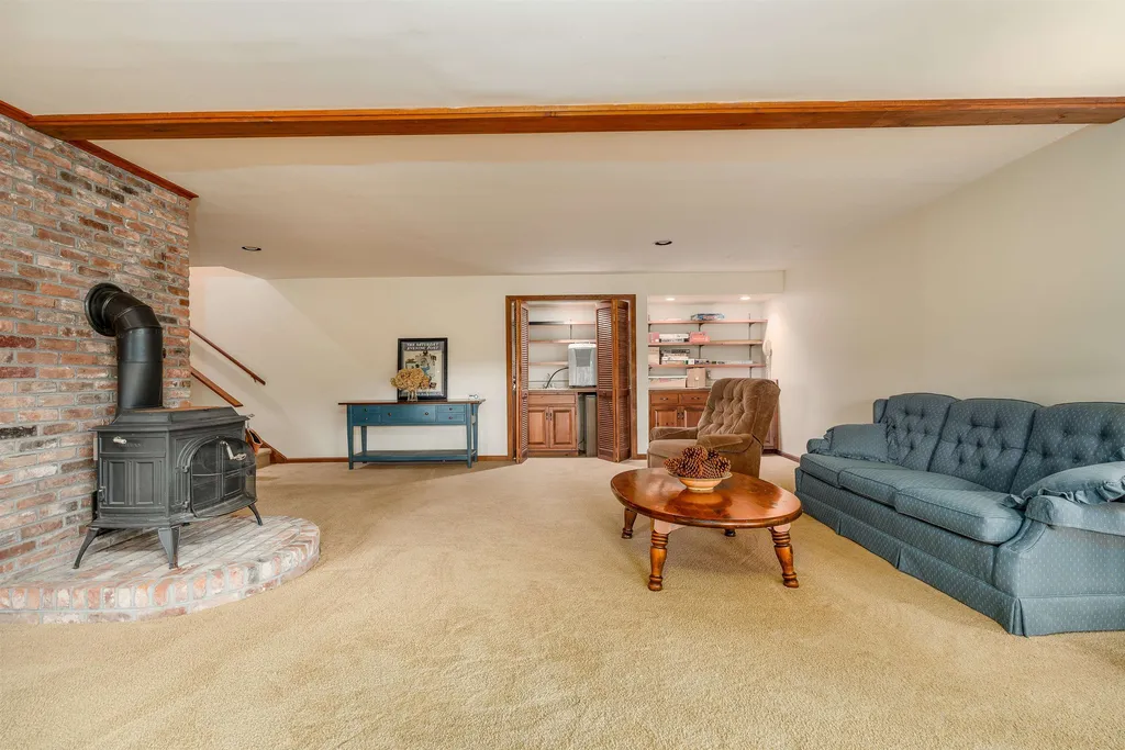 193 Chester Arthur Road Hartford VT 05059