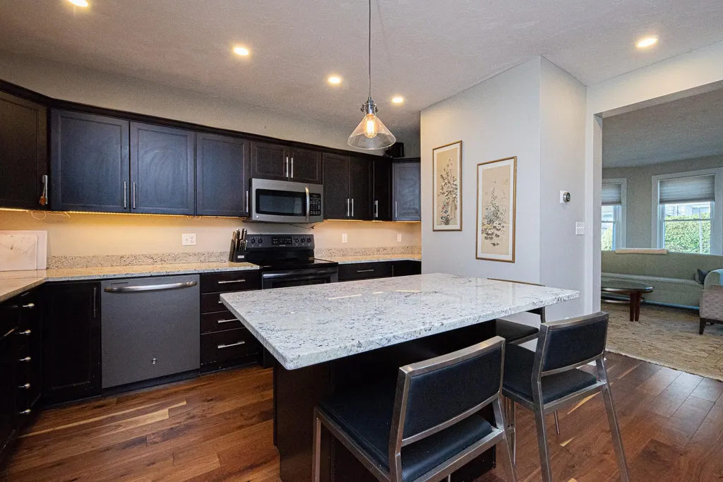 2 Woodbury Avenue Portsmouth NH 03801