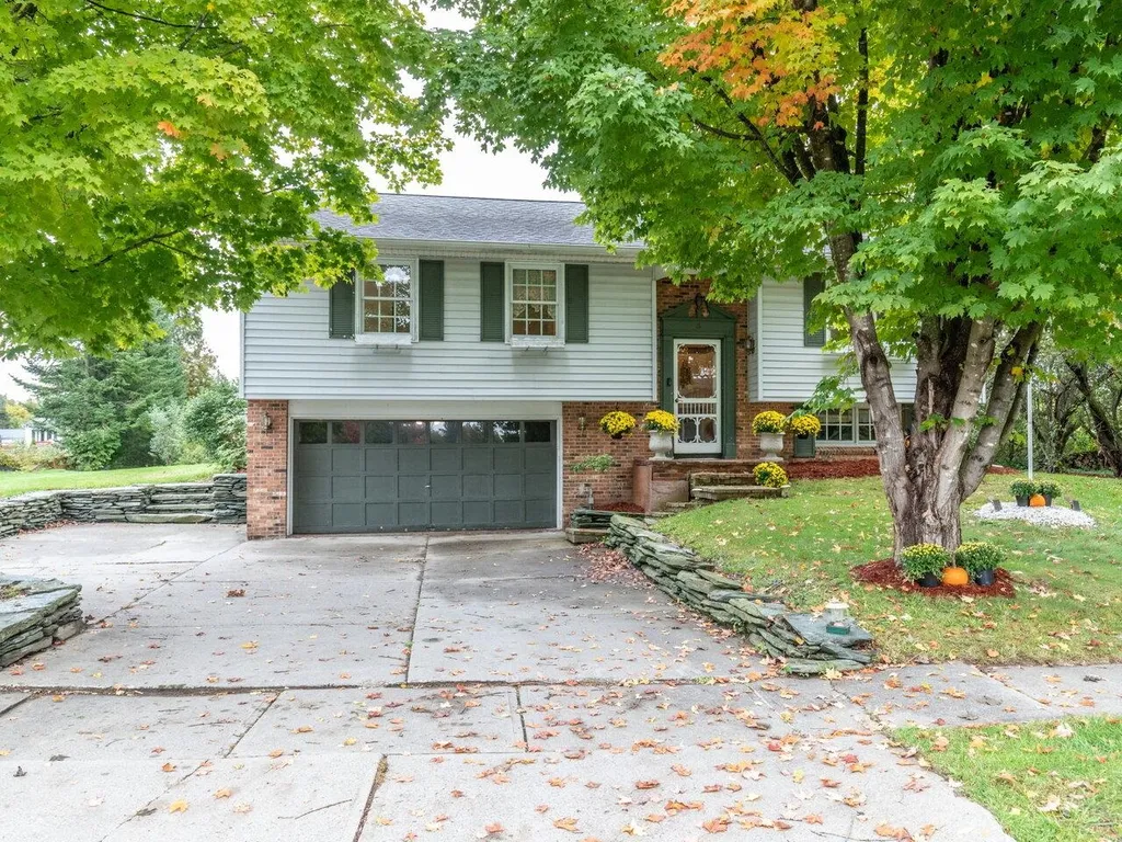 3 Londonderry Lane Essex VT 05452