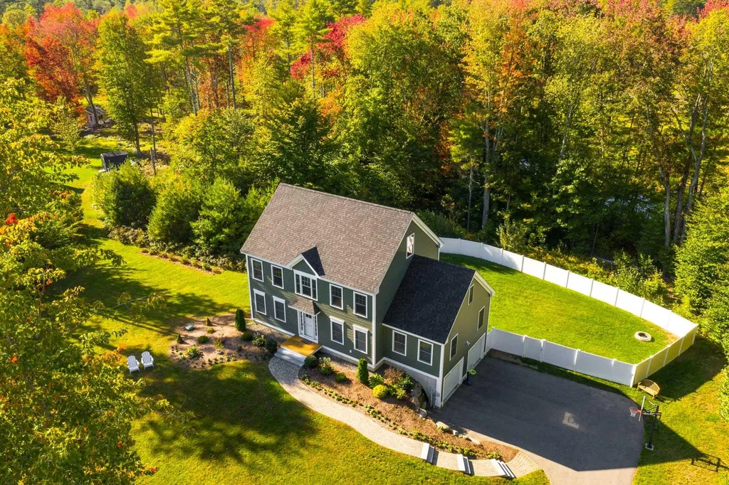 1 Long Hill Circle Madbury NH 03823