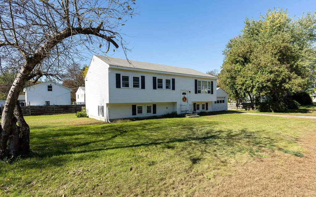 38 Maplewood Circle Walpole NH 03608