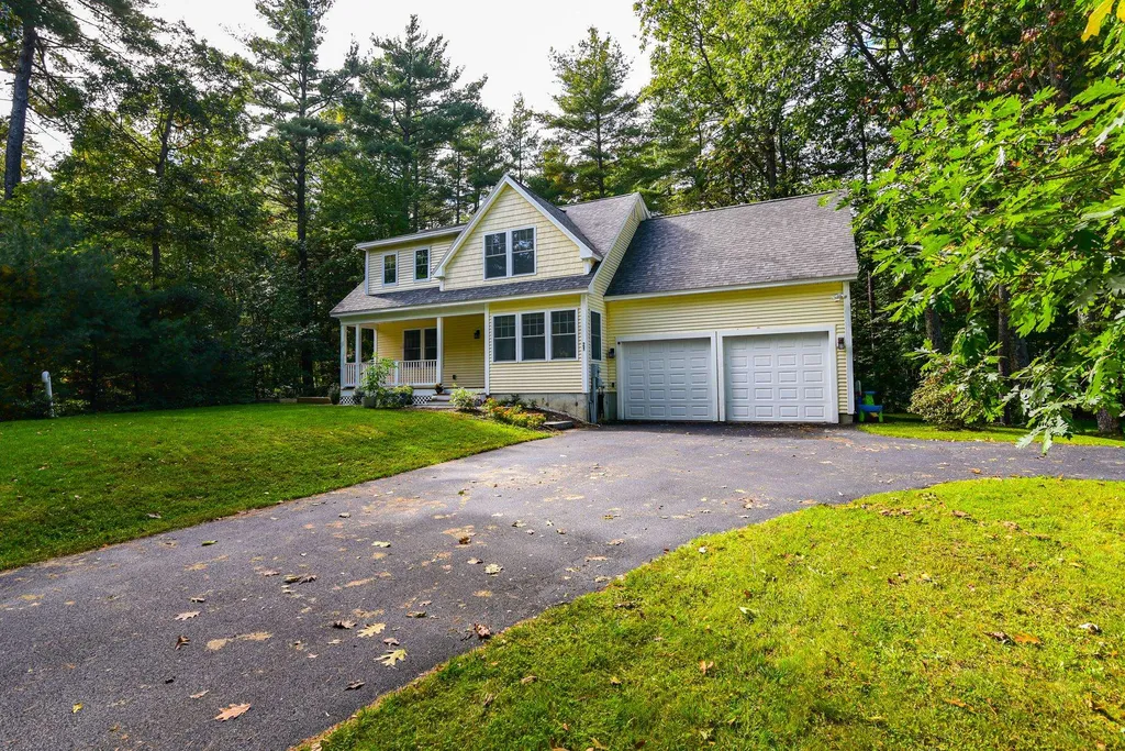 21 Carriage Hill Lane Dover NH 03820