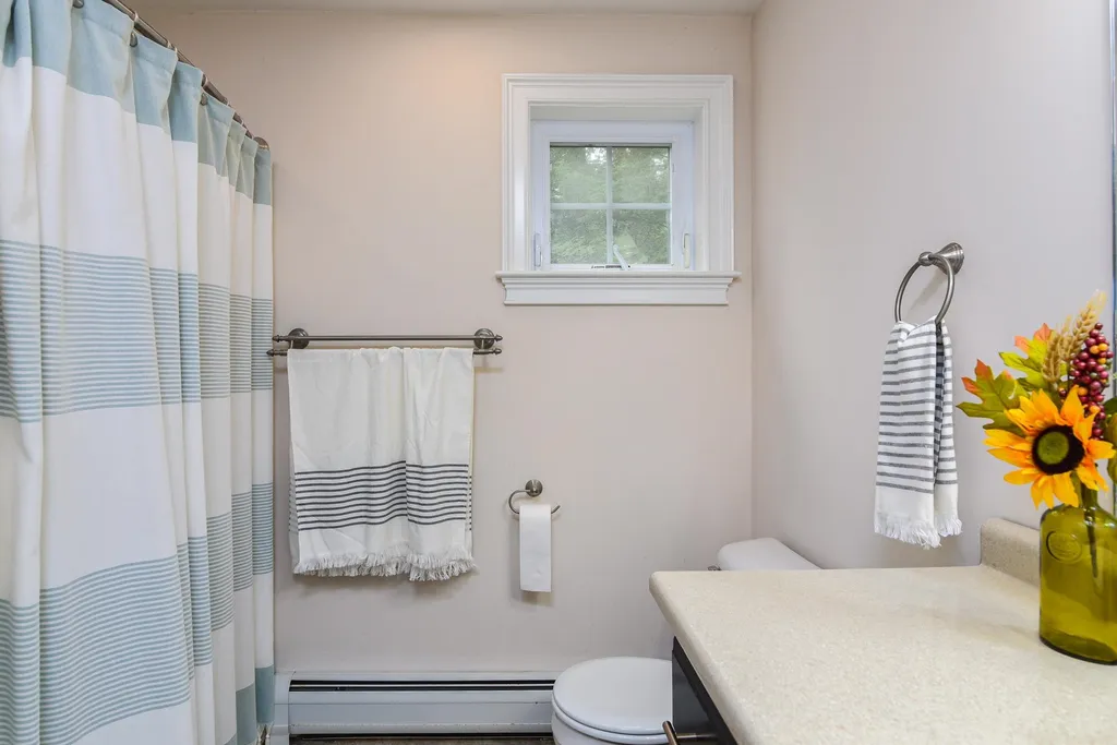 21 Carriage Hill Lane Dover NH 03820