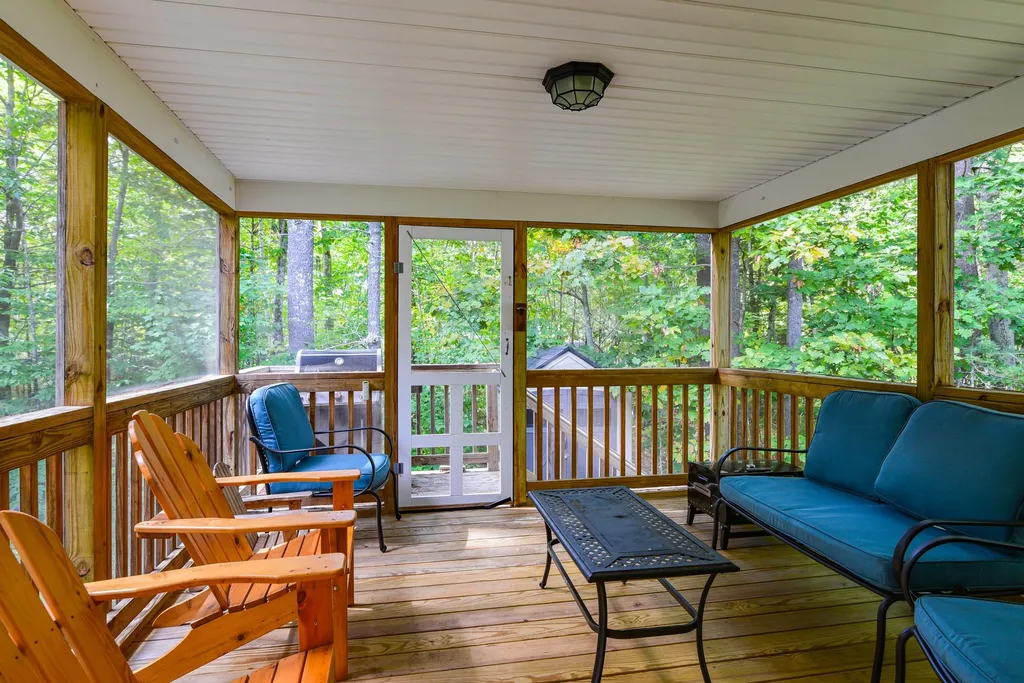 21 Carriage Hill Lane Dover NH 03820