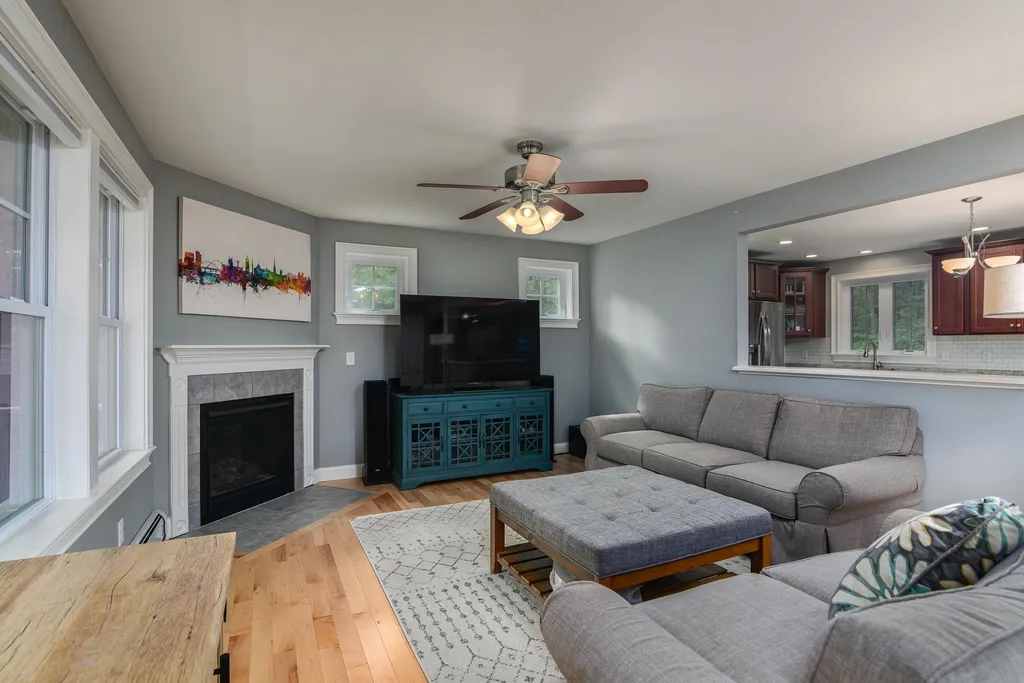 21 Carriage Hill Lane Dover NH 03820