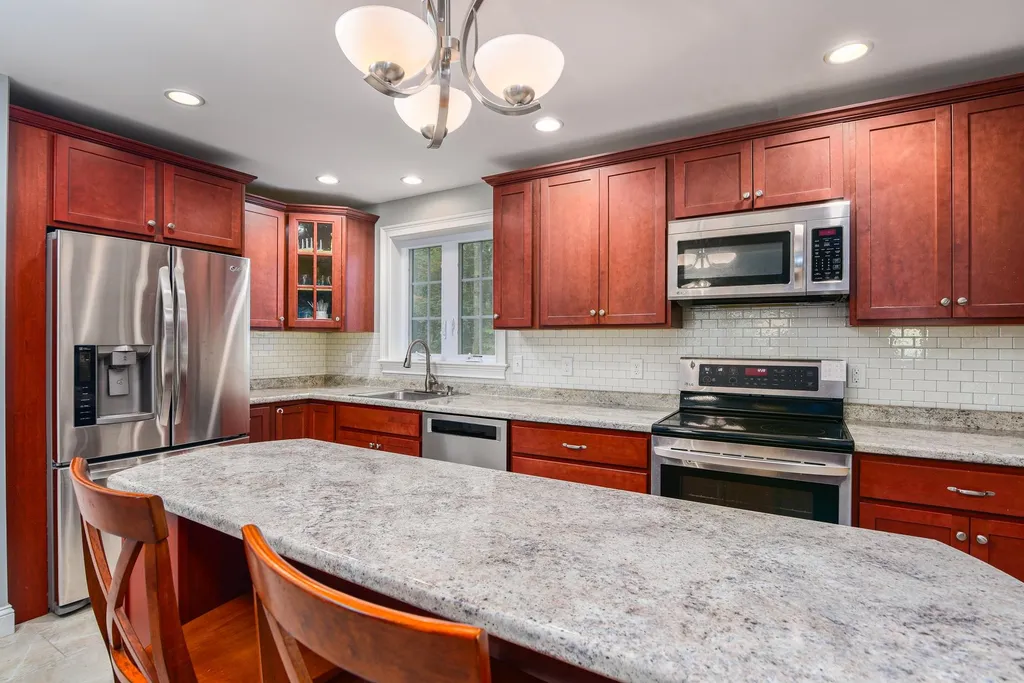 21 Carriage Hill Lane Dover NH 03820