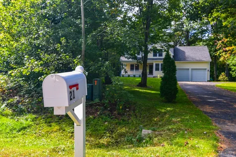 21 Carriage Hill Lane Dover NH 03820
