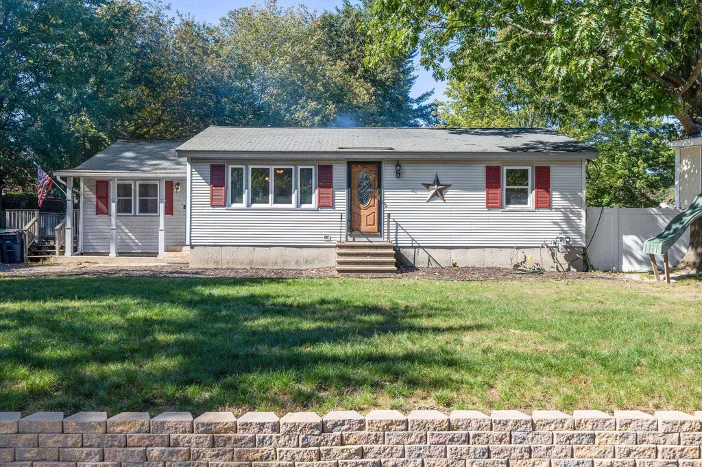 10 Lafrance Avenue Nashua NH 03064