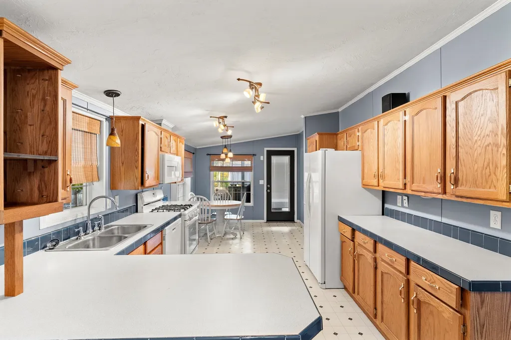 76 Elm Street Concord NH 03303