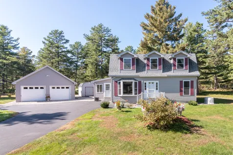 16 Logan Way Ossipee NH 03890