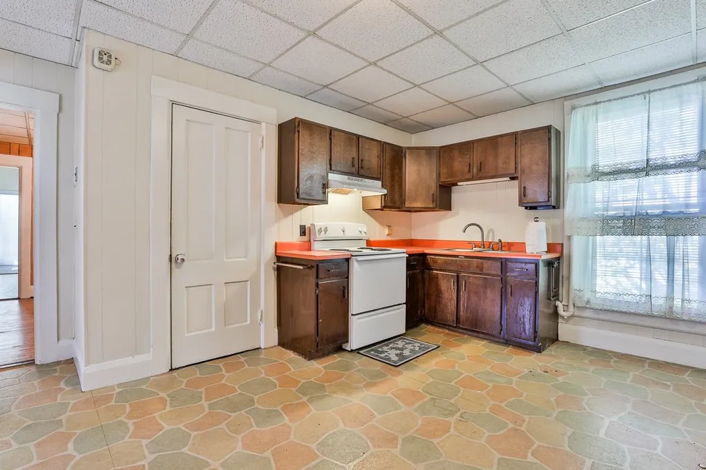 16 Arlington Street Nashua NH 03060