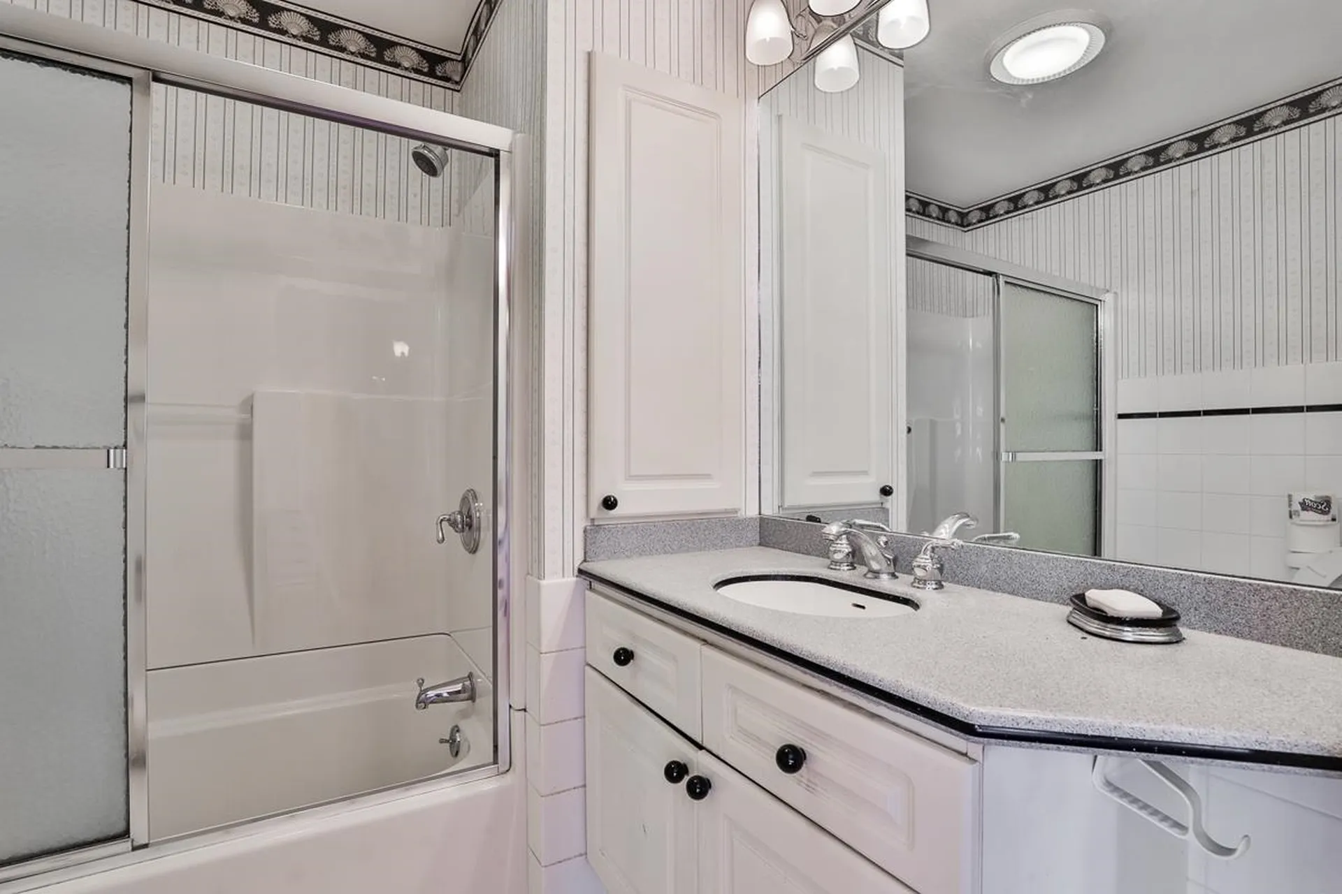 16 Arlington Street Nashua NH 03060