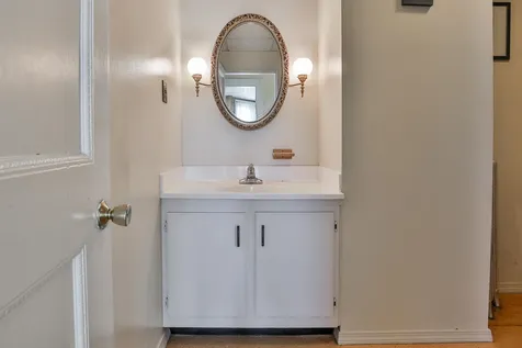 16 Arlington Street Nashua NH 03060