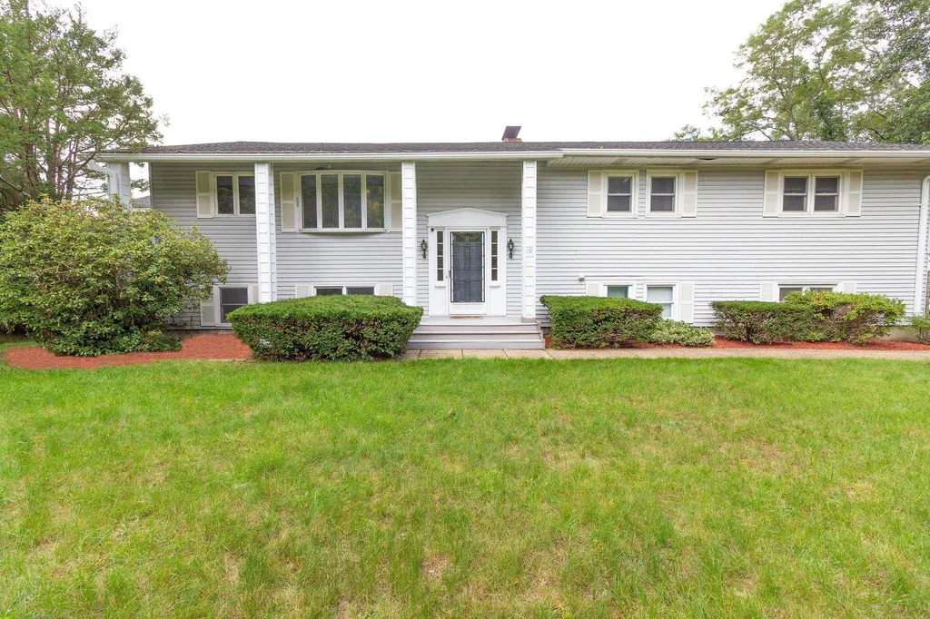 79 Main Street Hooksett NH 03106