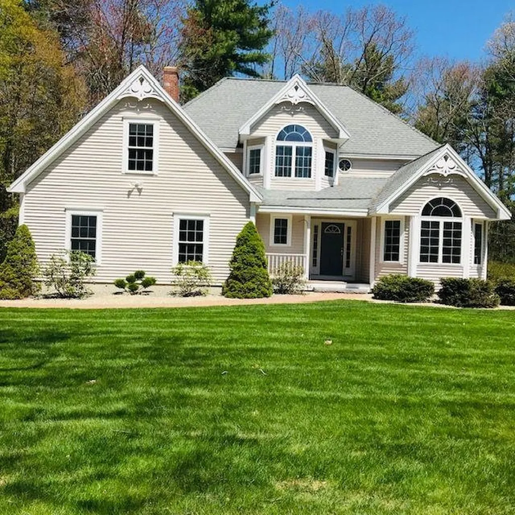 9 Wiggin Way Stratham NH 03885