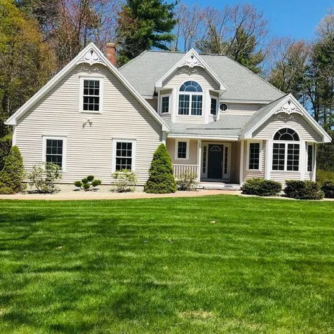 9 Wiggin Way Stratham NH 03885