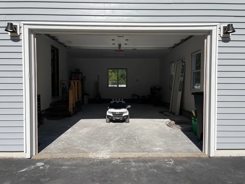 1054 Banfield Road Portsmouth NH 03801