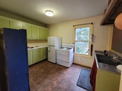 17 Church Place Brattleboro VT 05301