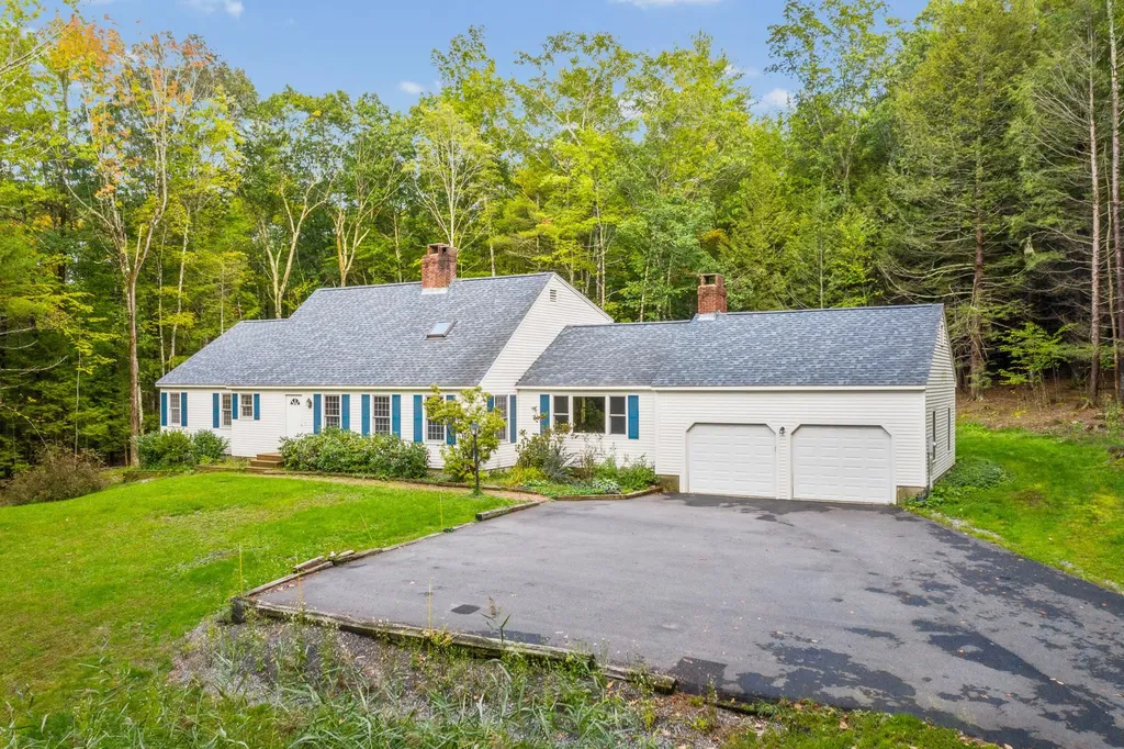 13 Winterberry Drive Amherst NH 03031