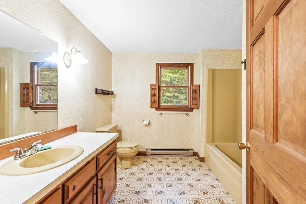 13 Winterberry Drive Amherst NH 03031