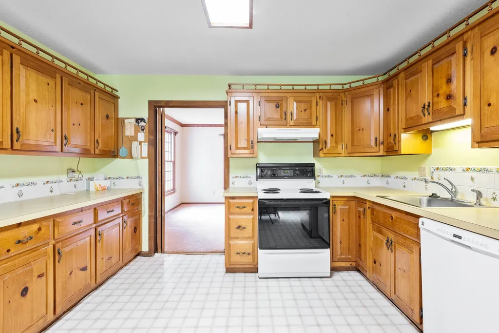 13 Winterberry Drive Amherst NH 03031