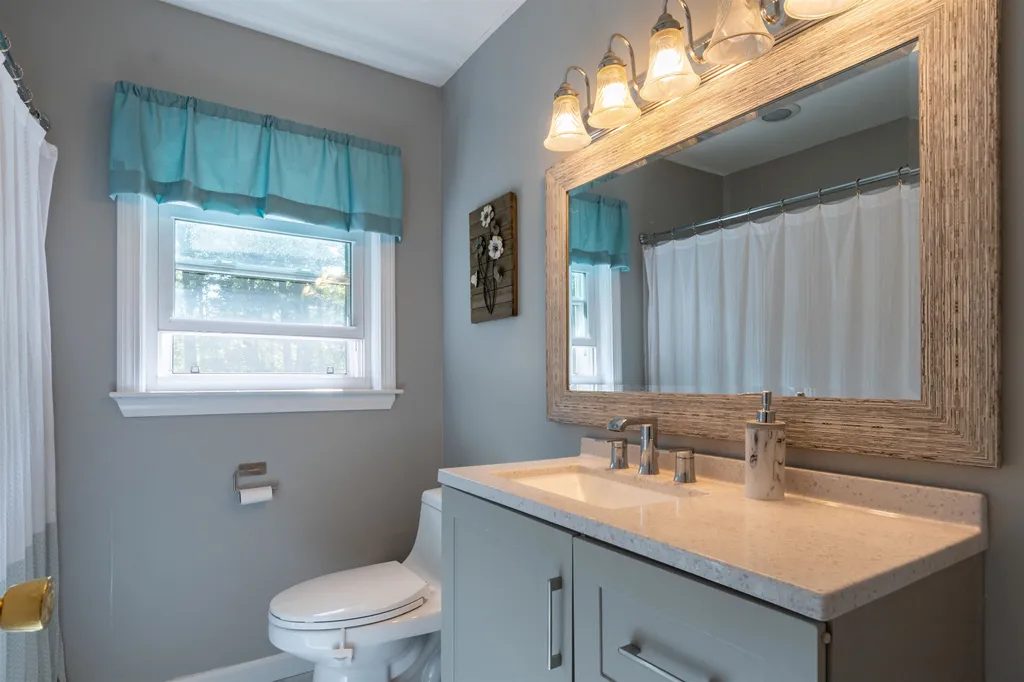 81 Goffstown Road Hooksett NH 03106