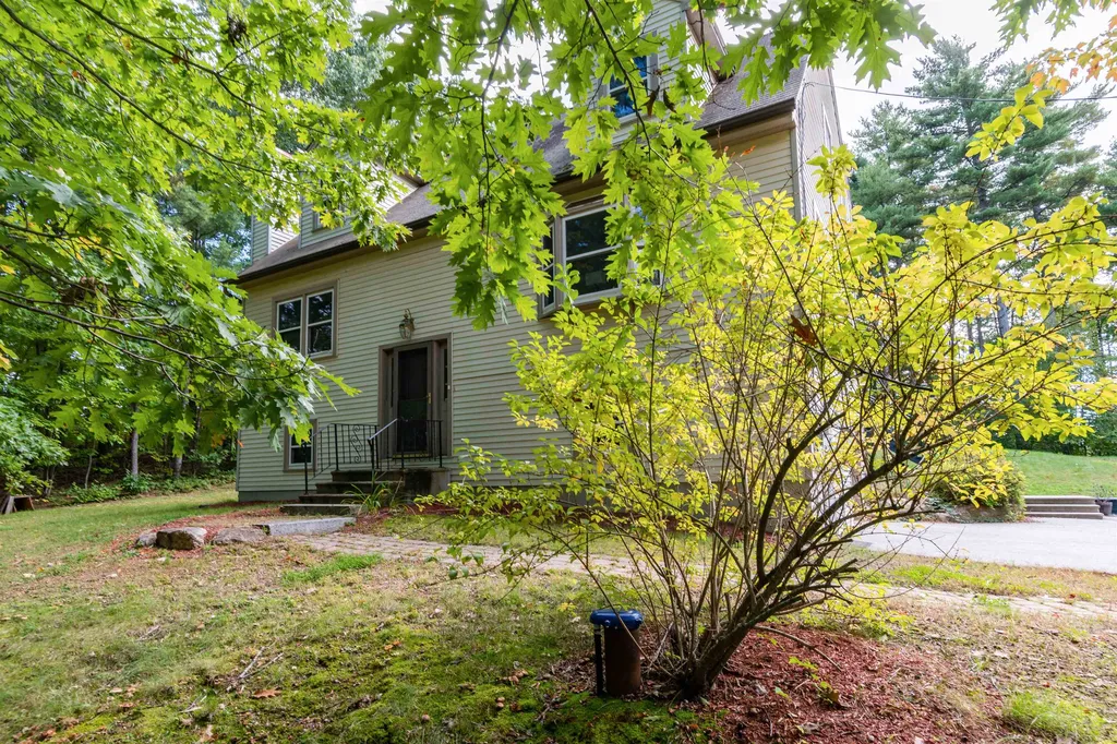 81 Goffstown Road Hooksett NH 03106